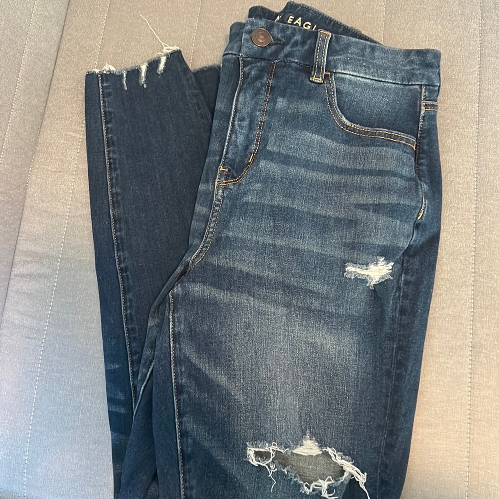 HIGH WASTED RIPPED SKINNY JEANS